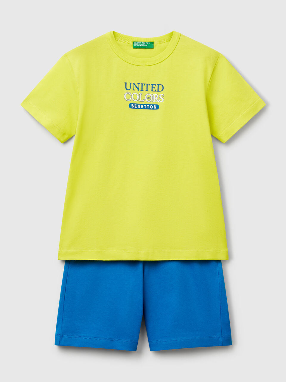 SET OF SHORTS AND T-SHIRT