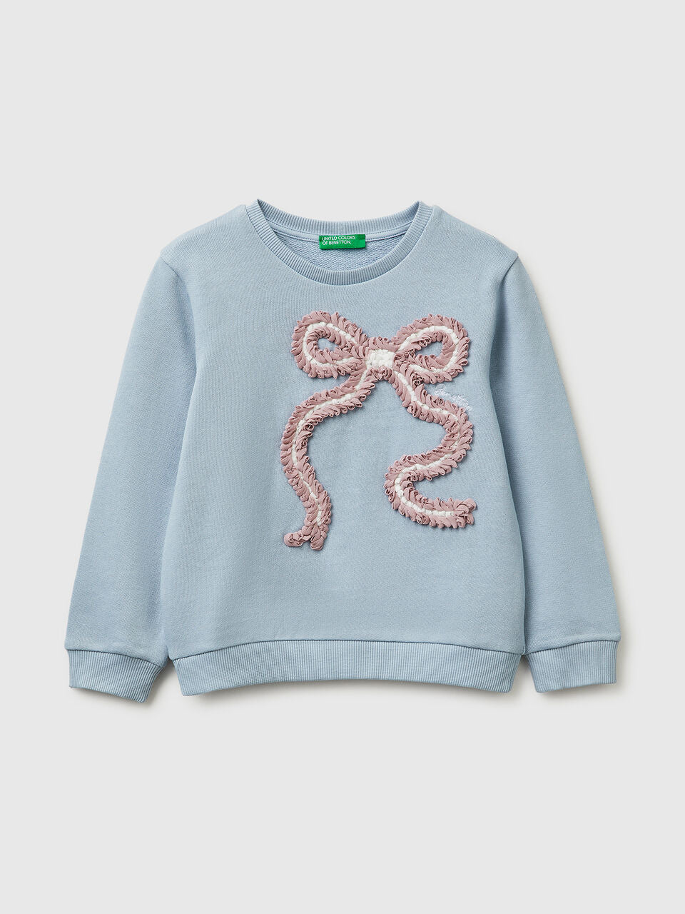 Sweatshirt with embroidery
