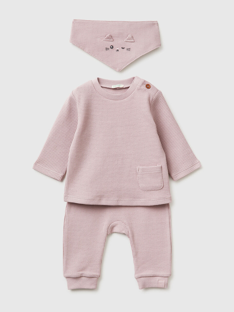 SET WITH TOP, TROUSERS AND BIB