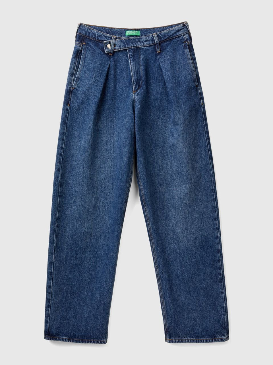 OVERSIZED FIT JEAN
