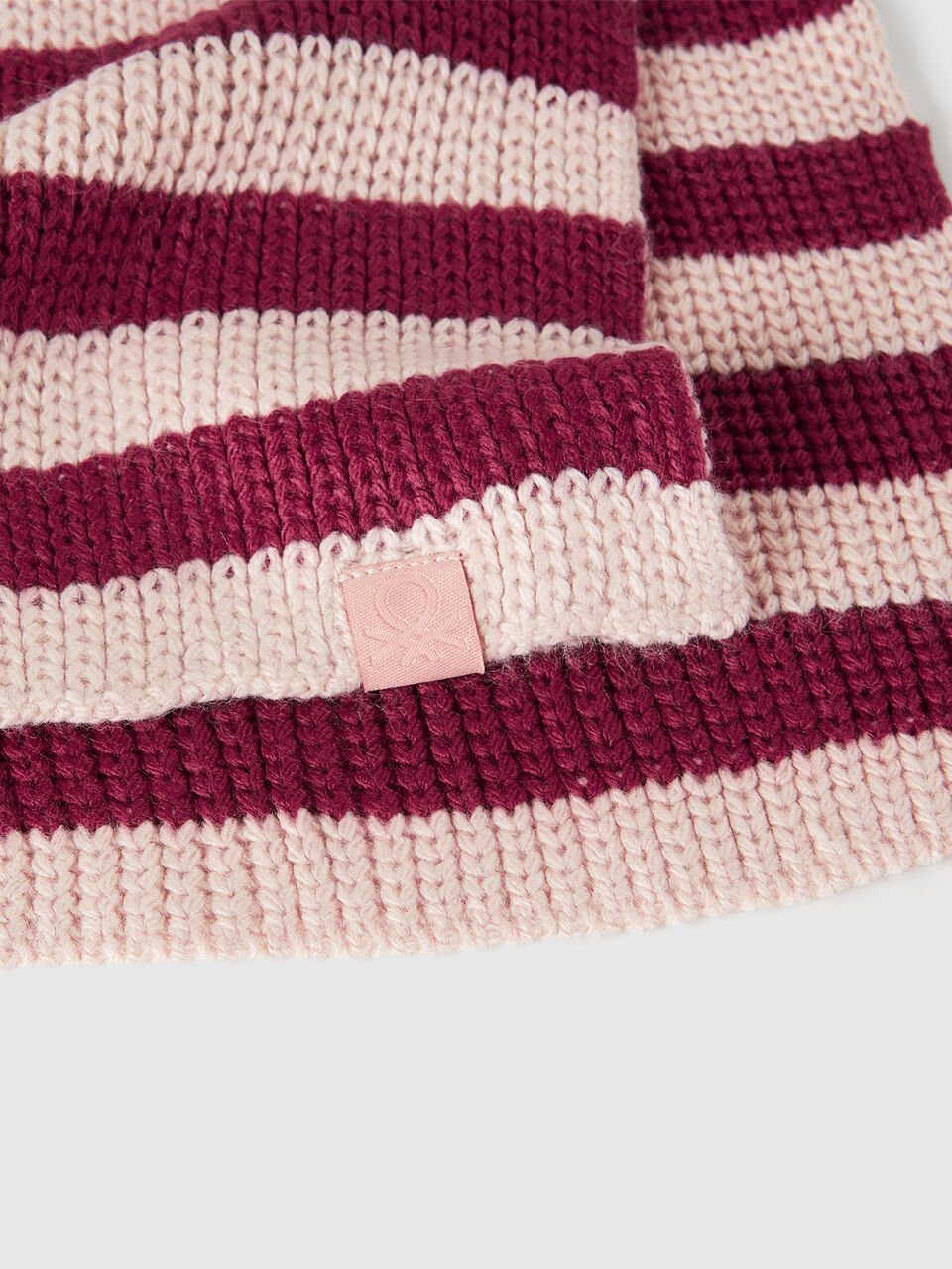 Two-tone striped knitted scarf