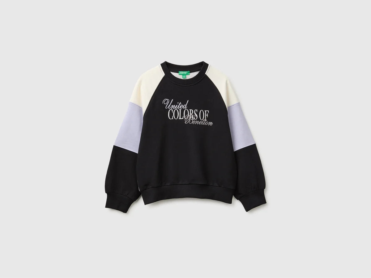 Colour block sweatshirt with embroidery