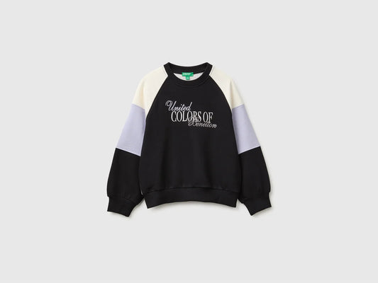 Colour block sweatshirt with embroidery