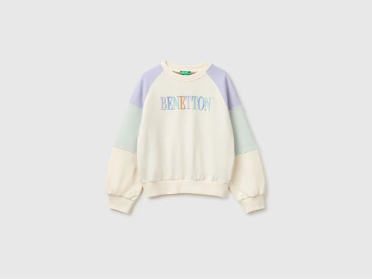 Colour block sweatshirt with embroidery