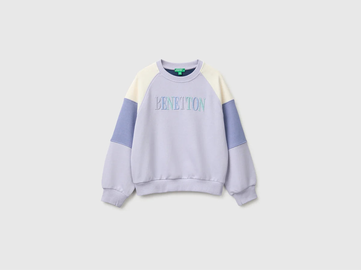 Colour block sweatshirt with embroidery