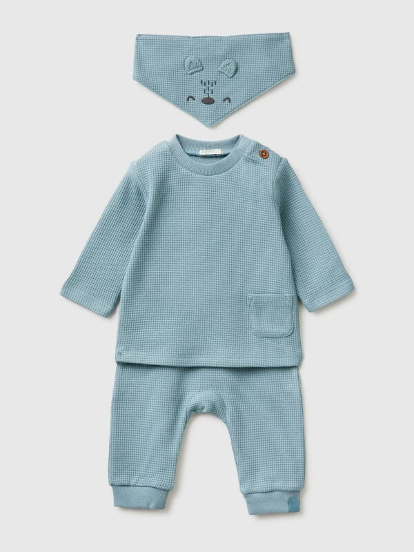 SET WITH TOP, TROUSERS AND BIB