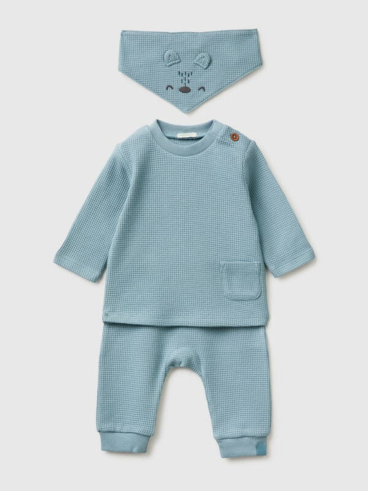 SET WITH TOP, TROUSERS AND BIB