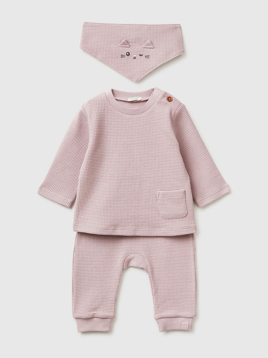 SET WITH TOP, TROUSERS AND BIB