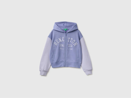 Hoodie with embroidery