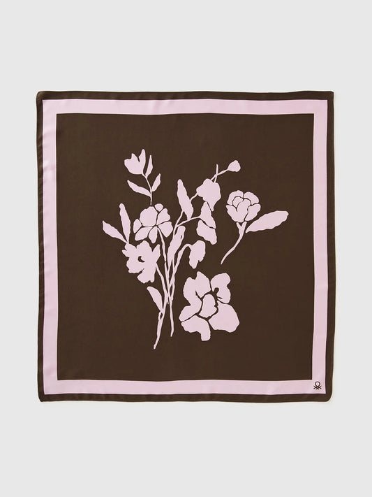 Scarf with floral print