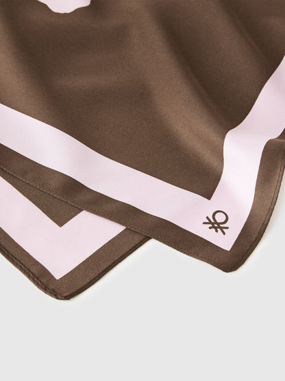 Scarf with floral print