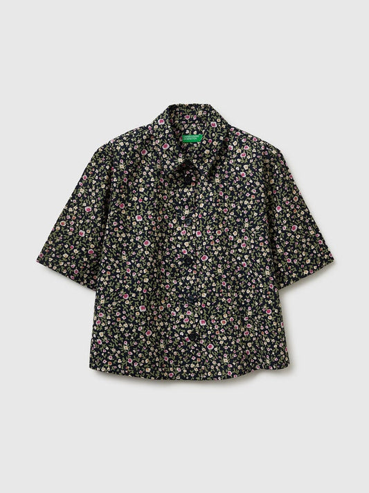 Short sleeve patterned shirt