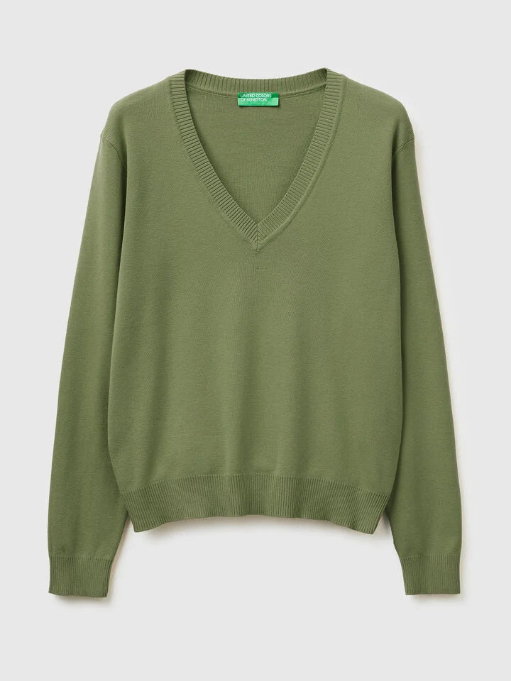Olive green V-neck sweater in tricot cotton