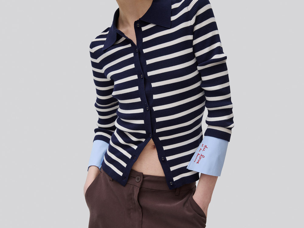 Buttoned sweater with sailor stripes